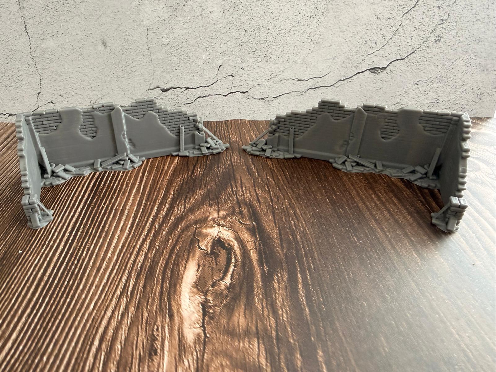 Zerstörte Stadtmauer Bundle Links und Rechts