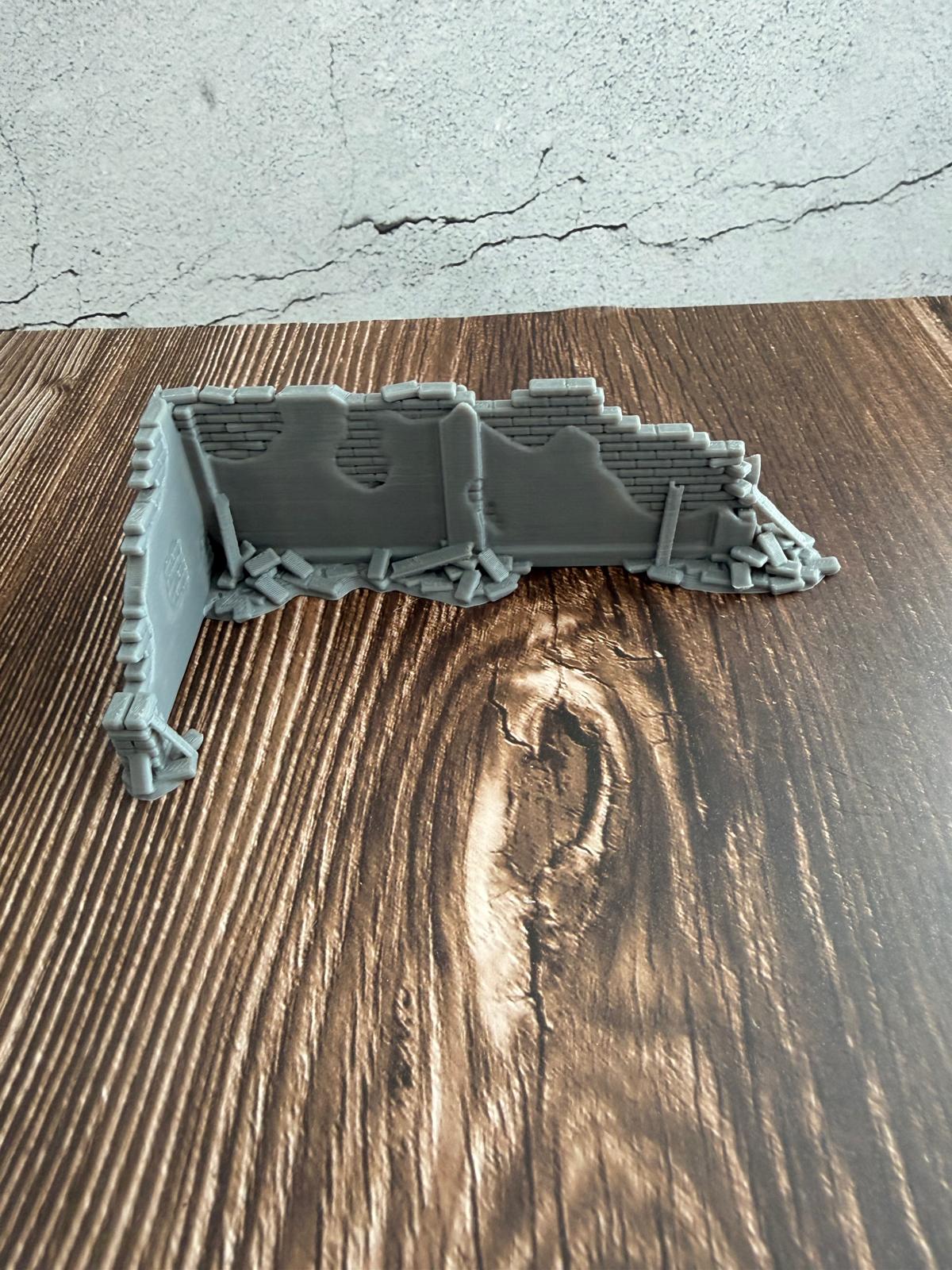 Zerstörte Stadtmauer Links