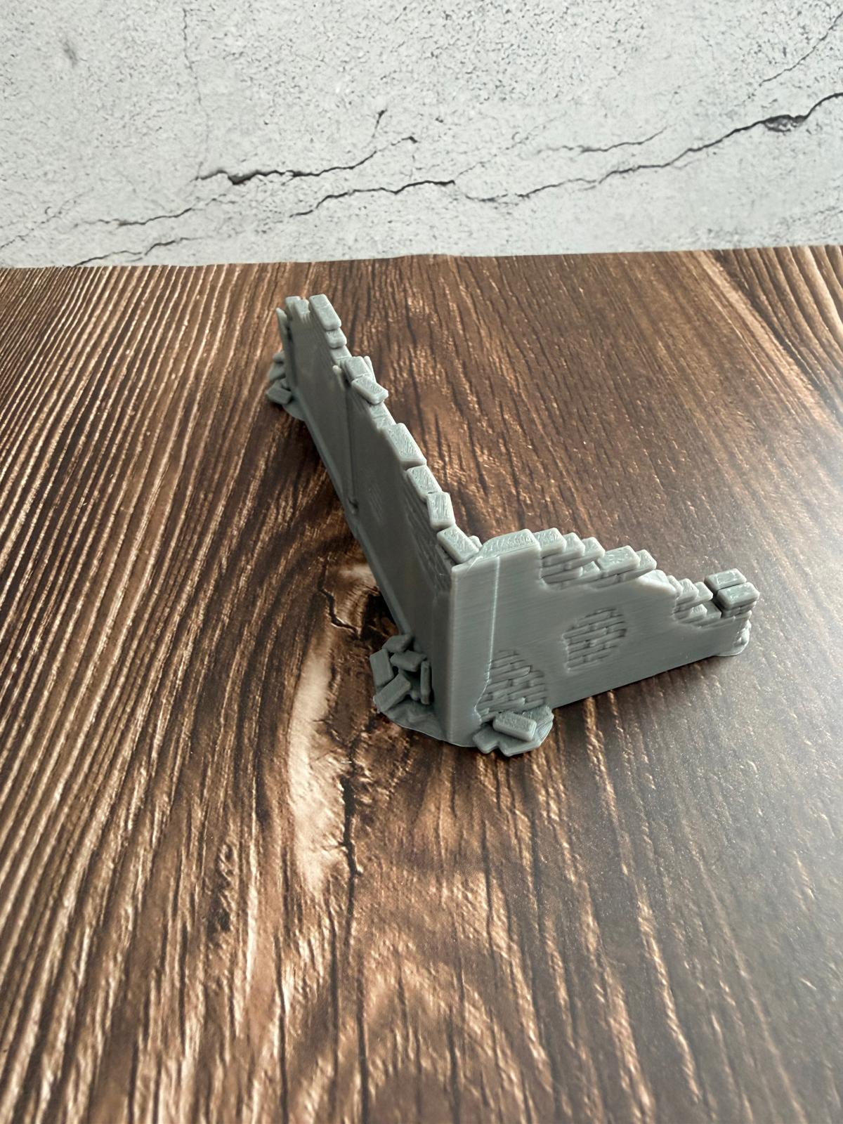 Zerstörte Stadtmauer Links