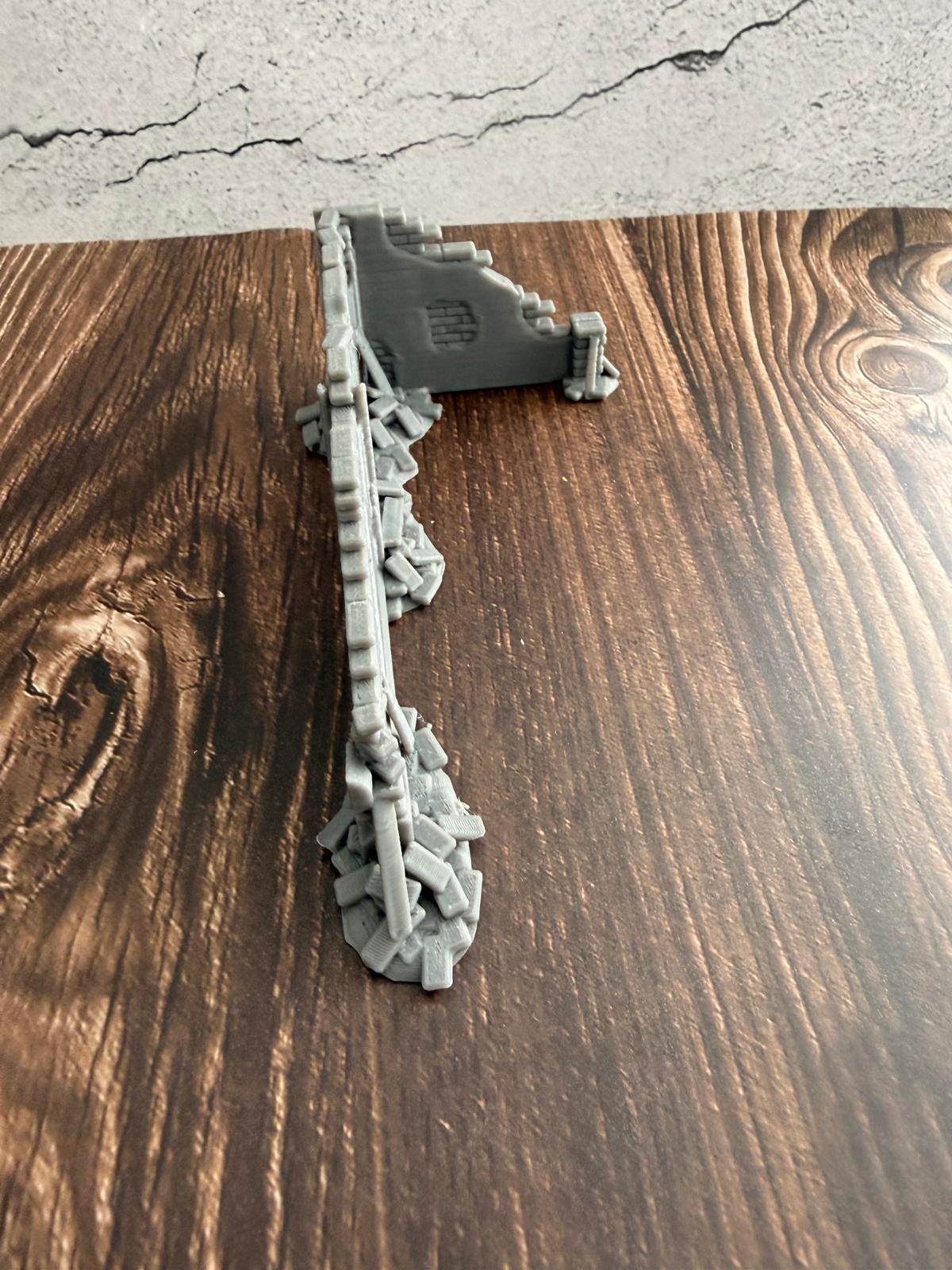 Zerstörte Stadtmauer Rechts